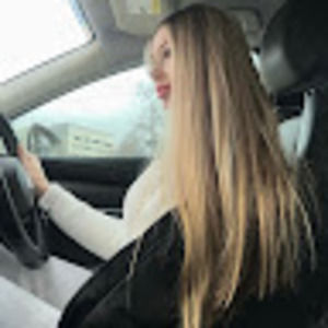 Meet your Posher, Yana